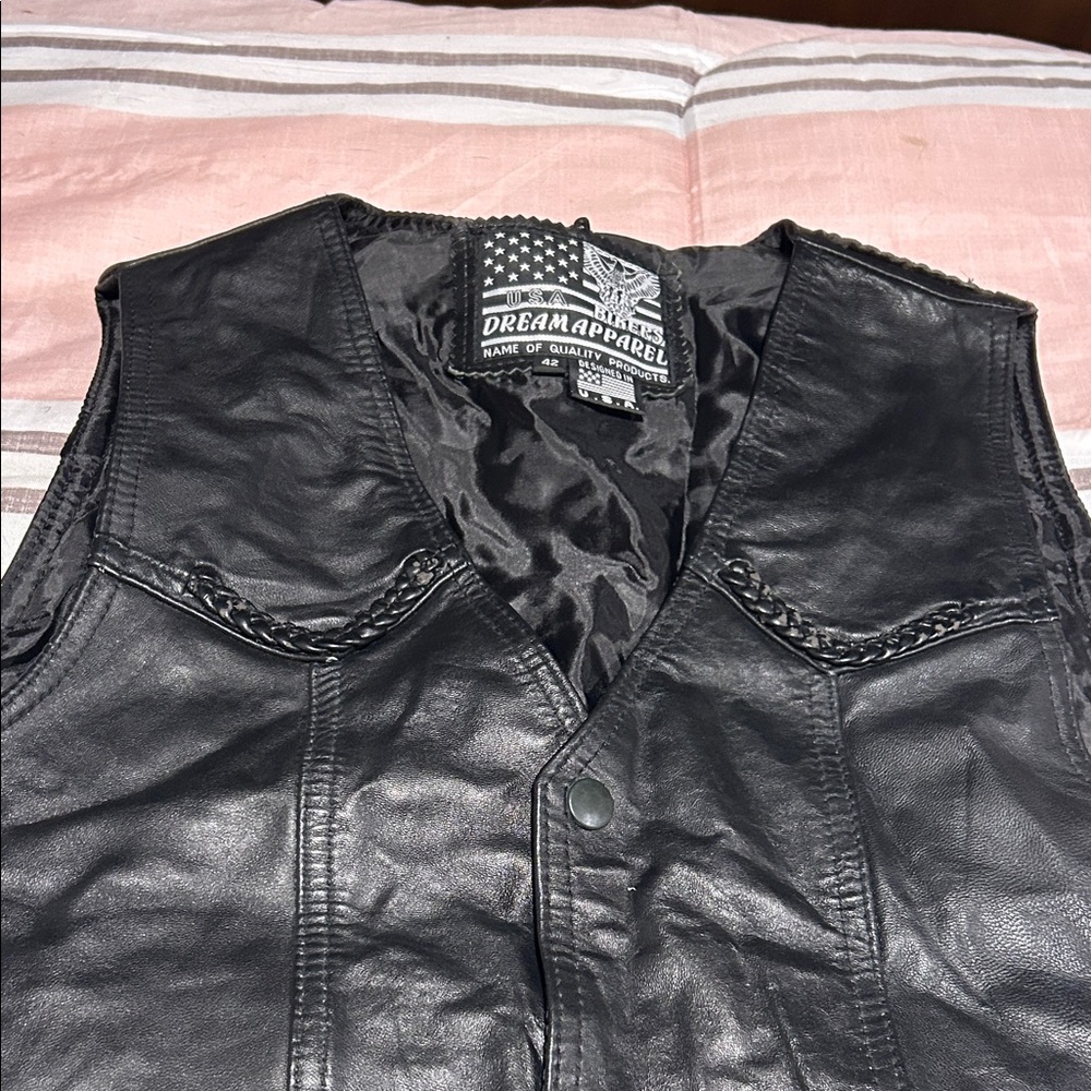 Men's Black Leather Vest - Picture 3 of 11